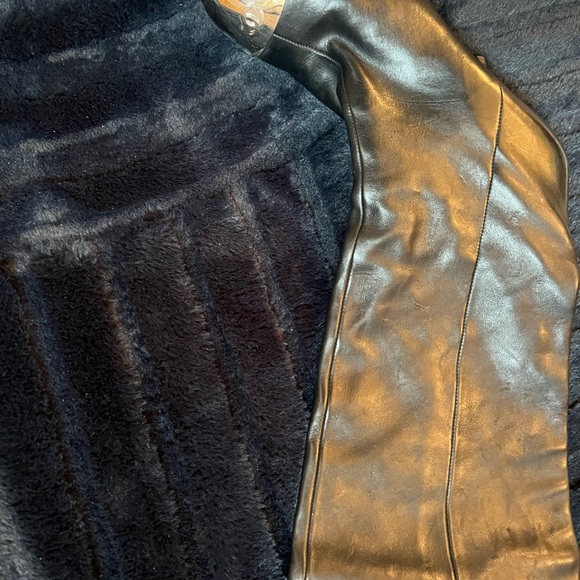 Authentic Chanel high rise boots size 39 - Picture 6 of 7